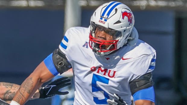 SMU defensive end Elijah Roberts against Memphis